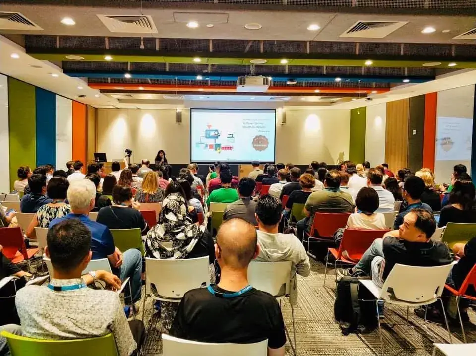 Afshana Diya speaking to a full room at WordCamp Singapore 2019